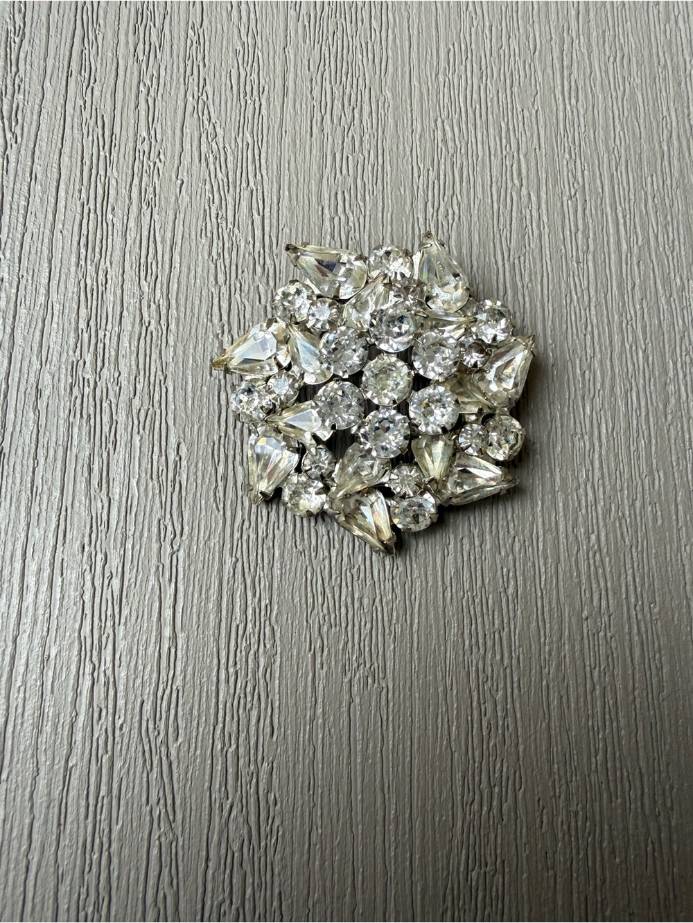Vintage WEISS Clear Rhinestone Cluster Brooch Signed 2β Silver Tone